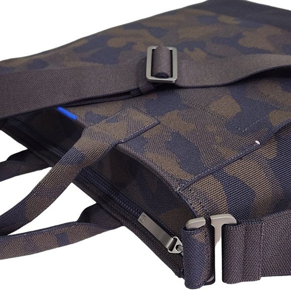 ROTHY'S THE CARRYALL TOTE BAG TRAVEL LAPTOP CROSSBODY WOODLAND CAMO CAMOUFLAGE - Picture 4 of 9